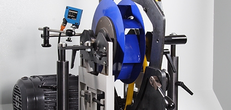 Small individual rotor balancing machine