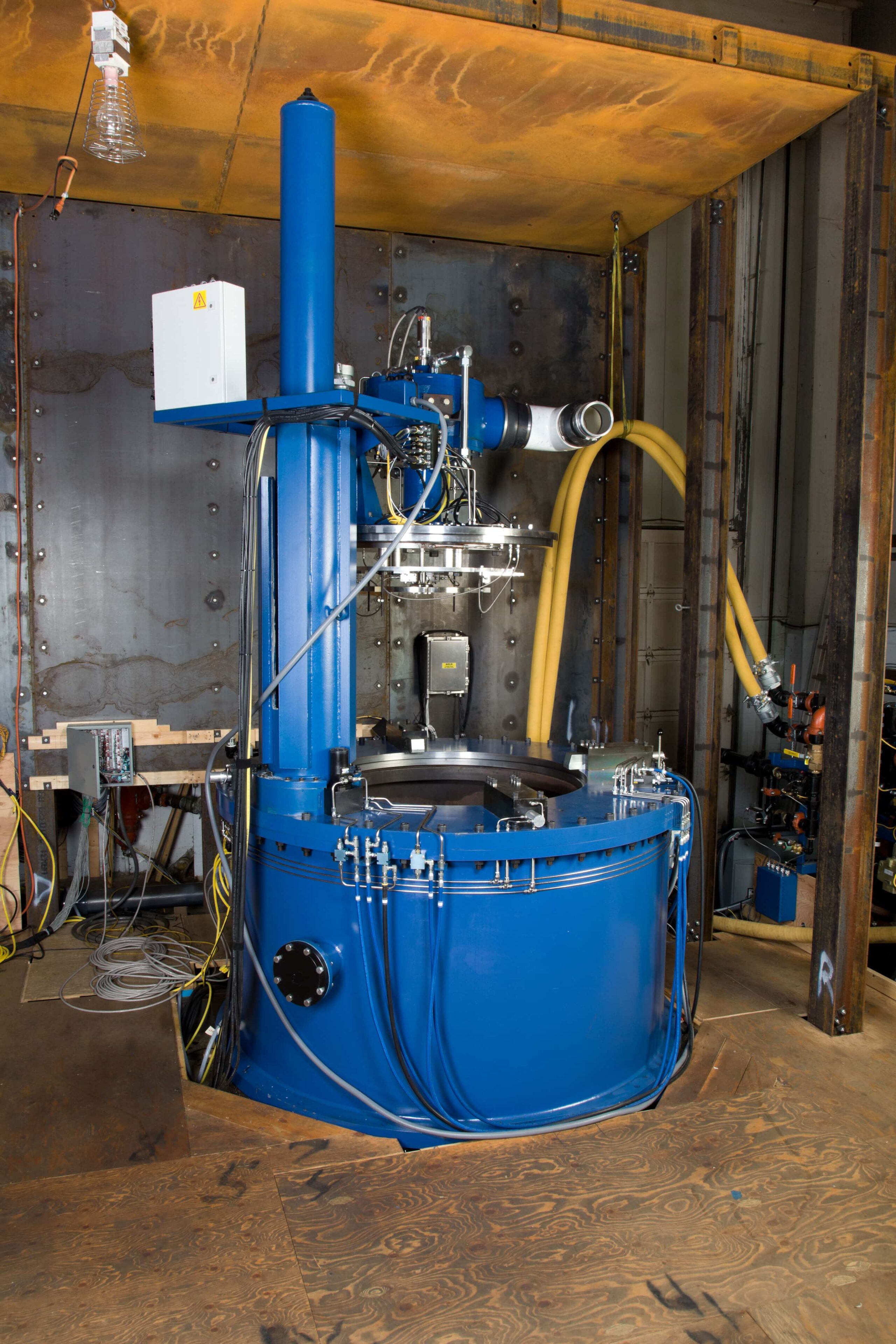 Blue spin pit in facility